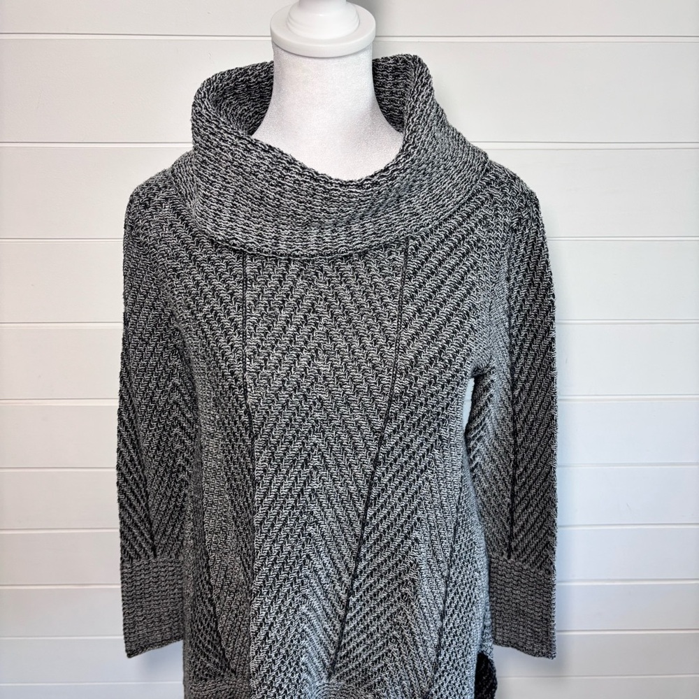 Eight Eight Eight women’s tunic length pullover cowl neck hi/lo sweater Size M - Picture 2 of 15